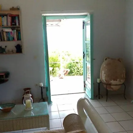 Quaint Greek Cottage, Rural Setting, Great Views. Holiday home Zakynthos Town