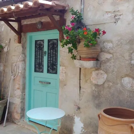Ferienhaus Quaint Greek Cottage, Rural Setting, Great Views.